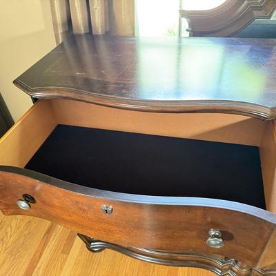 LOT 104L: Pembrook Bedroom Set: Upholstered Sleigh Bed, Bedroom Chest, Dresser w/ Mirror & Nightstand