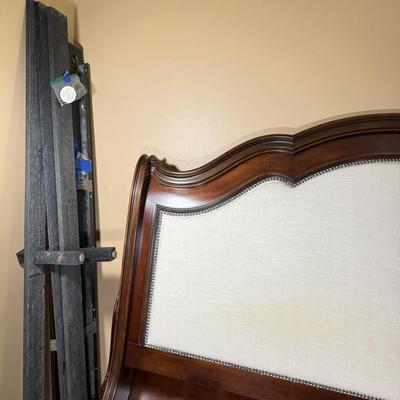 LOT 104L: Pembrook Bedroom Set: Upholstered Sleigh Bed, Bedroom Chest, Dresser w/ Mirror & Nightstand