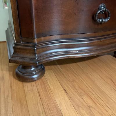 LOT 104L: Pembrook Bedroom Set: Upholstered Sleigh Bed, Bedroom Chest, Dresser w/ Mirror & Nightstand