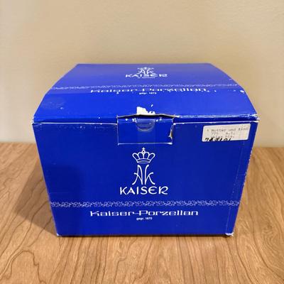 LOT 108D: Limited Edition 1102/7500 Kaiser Porcelain G Bochmann “Mother and Child” Figurine w/ Box