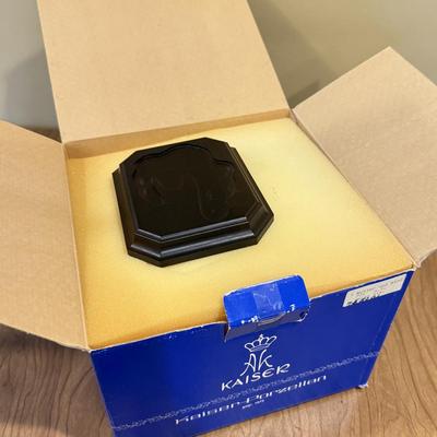 LOT 108D: Limited Edition 1102/7500 Kaiser Porcelain G Bochmann “Mother and Child” Figurine w/ Box