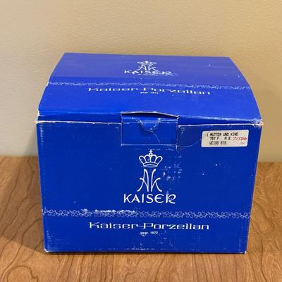 LOT 109D: Limited Edition 4918/7500 Kaiser Porcelain G Bochmann “Mother and Child” Figurine w/ Box