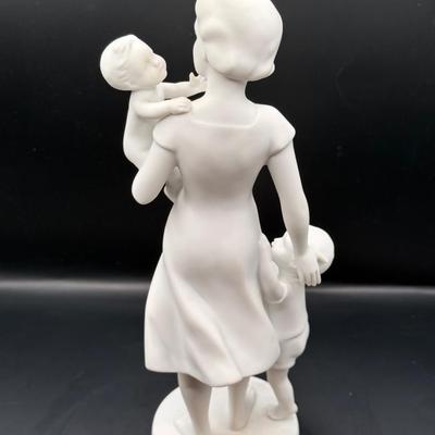 LOT 112D: Kaiser Porcelain G Bochmann “Mother and Child” Figurine w/ Box 438