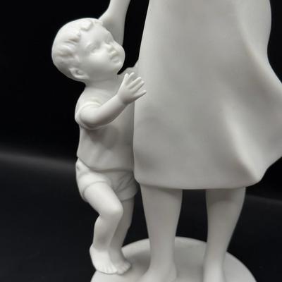 LOT 112D: Kaiser Porcelain G Bochmann “Mother and Child” Figurine w/ Box 438