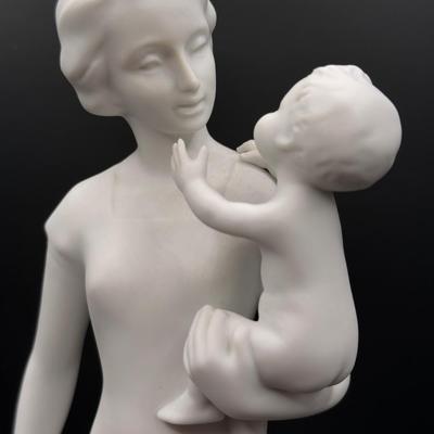 LOT 112D: Kaiser Porcelain G Bochmann “Mother and Child” Figurine w/ Box 438