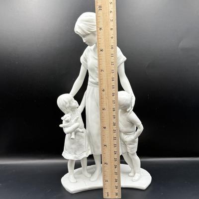 LOT 113D: Kaiser Porcelain G Bochmann “Mother and Child” Figurine w/ Box 808