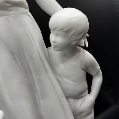 LOT 113D: Kaiser Porcelain G Bochmann “Mother and Child” Figurine w/ Box 808