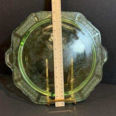 LOT 114K: Vintage Uranium Glass: Footed Platter & Five Plates