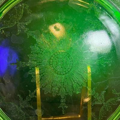 LOT 114K: Vintage Uranium Glass: Footed Platter & Five Plates