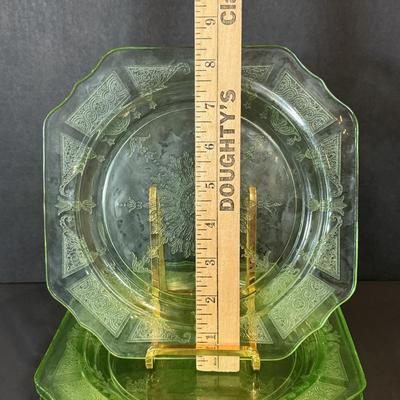 LOT 114K: Vintage Uranium Glass: Footed Platter & Five Plates