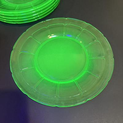 LOT 115W: Vintage 9” Uranium Glass Plates (6)