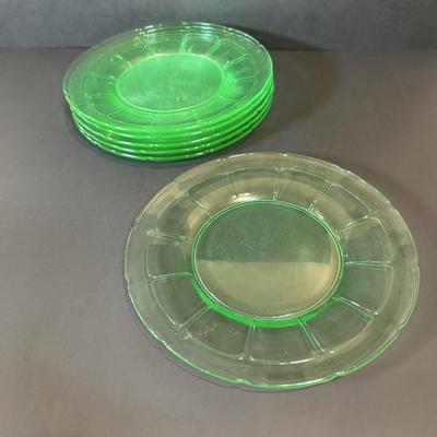 LOT 115W: Vintage 9” Uranium Glass Plates (6)