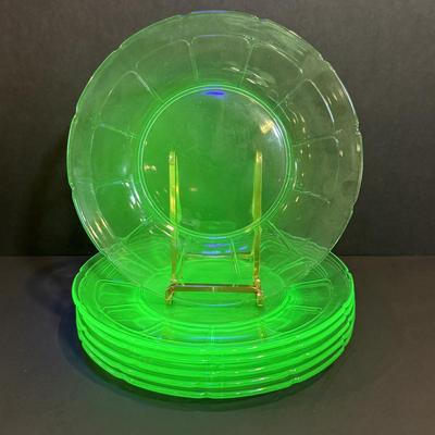 LOT 115W: Vintage 9” Uranium Glass Plates (6)