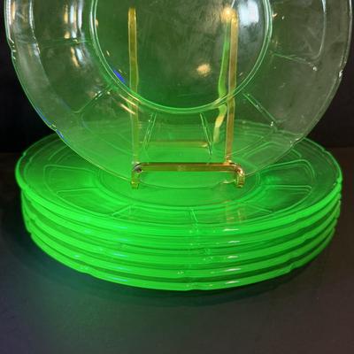 LOT 115W: Vintage 9” Uranium Glass Plates (6)