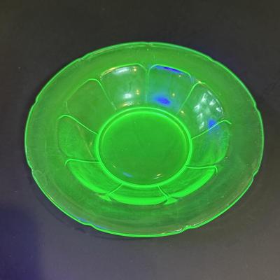 LOT 116W: Matching Vintage Uranium Glass Bowls & Plates
