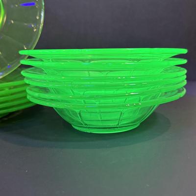 LOT 116W: Matching Vintage Uranium Glass Bowls & Plates