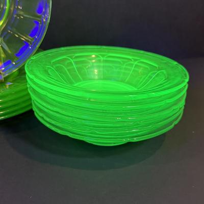 LOT 116W: Matching Vintage Uranium Glass Bowls & Plates