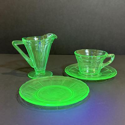 LOT 117W: Vintage Uranium Glass Teacups, Saucers, Dessert Plates & Creamer