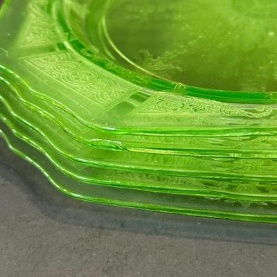 LOT 120K: Chipped Pieces of Vintage Uranium Glass - Great for Crafting!