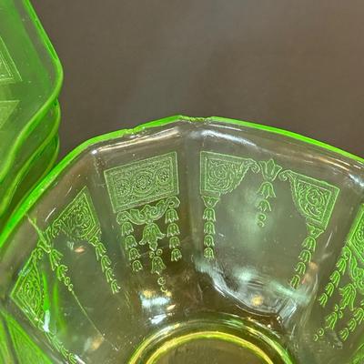 LOT 120K: Chipped Pieces of Vintage Uranium Glass - Great for Crafting!