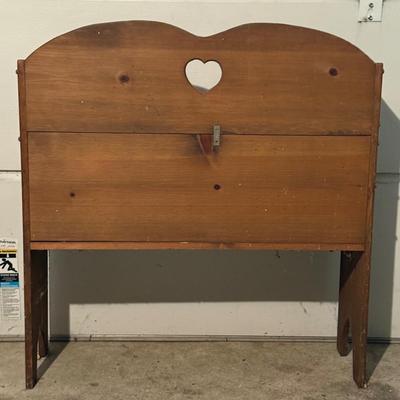 LOT 123G: Vintage Hand Made Wooden Heart Bench