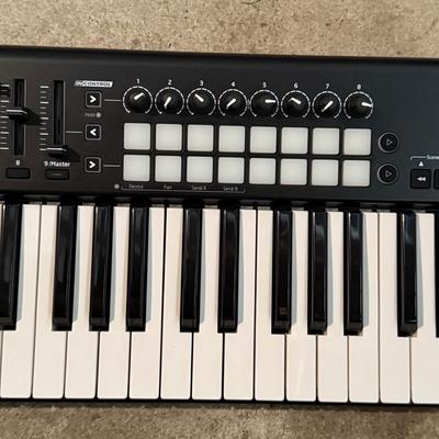 LOT 127G: Novation LaunchKey 49
