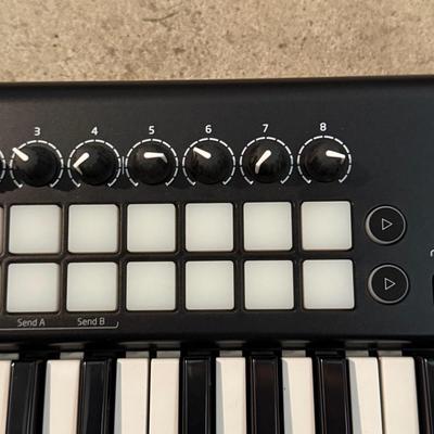 LOT 127G: Novation LaunchKey 49