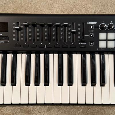 LOT 127G: Novation LaunchKey 49