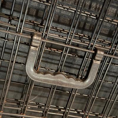 LOT 128G: Large Pet Crate