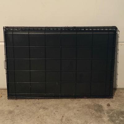 LOT 128G: Large Pet Crate