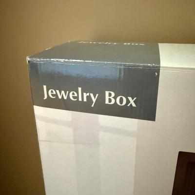 LOT 140L: Photo Display Jewelry Box NIB
