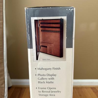 LOT 140L: Photo Display Jewelry Box NIB