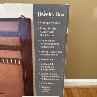 LOT 140L: Photo Display Jewelry Box NIB
