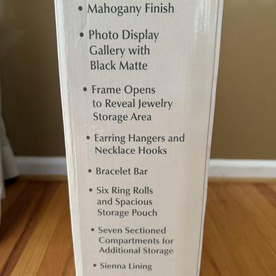 LOT 140L: Photo Display Jewelry Box NIB