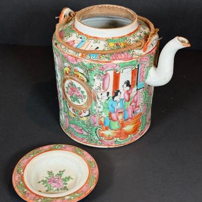 LOT 141W: Antique 19th Century Chinese Familie Teapot w/ Travel Basket