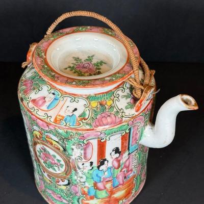 LOT 141W: Antique 19th Century Chinese Familie Teapot w/ Travel Basket