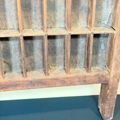 LOT 142W: Vintage Hamilton Mfg Co Printer’s Tray