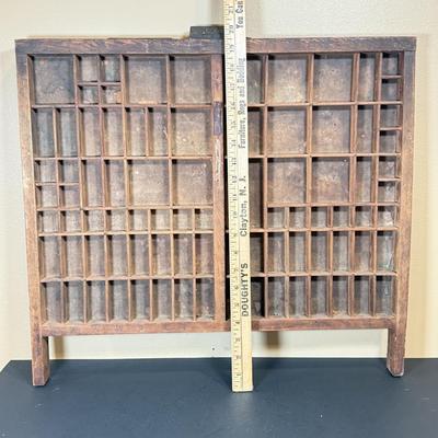 LOT 142W: Vintage Hamilton Mfg Co Printer’s Tray