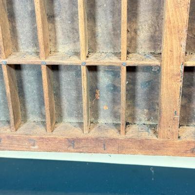 LOT 142W: Vintage Hamilton Mfg Co Printer’s Tray