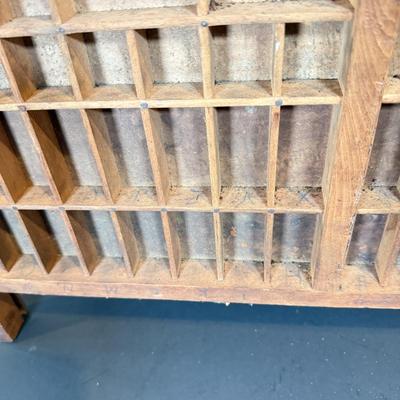 LOT 142W: Vintage Hamilton Mfg Co Printer’s Tray