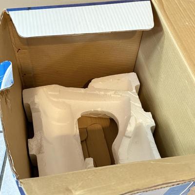 LOT 144W: MTV Karaoke Machine w/ Box, 2 Microphones & CDs