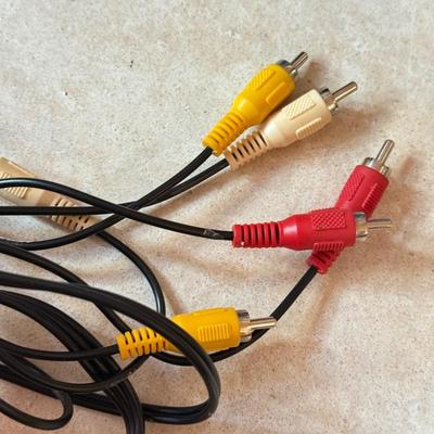 LOT 144W: MTV Karaoke Machine w/ Box, 2 Microphones & CDs