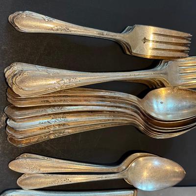 LOT 147K: Vintage Wm A Roger’s Oneida Ltd A1 Plus Flatware
