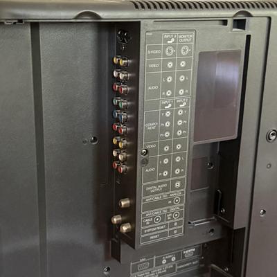 LOT 150U: Sharp Aquos TV LC-37D6U