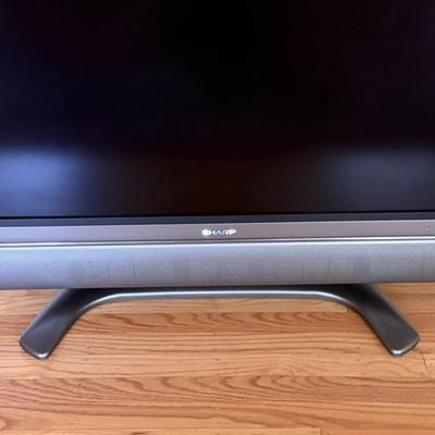 LOT 150U: Sharp Aquos TV LC-37D6U