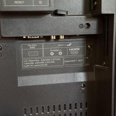 LOT 150U: Sharp Aquos TV LC-37D6U