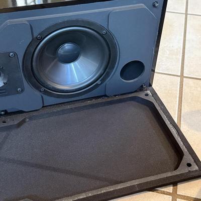 LOT 157L: Mirage MC-2 Home Theater Speaker