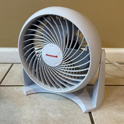 LOT 171W: Lasko Breeze Machine Table Fan & More
