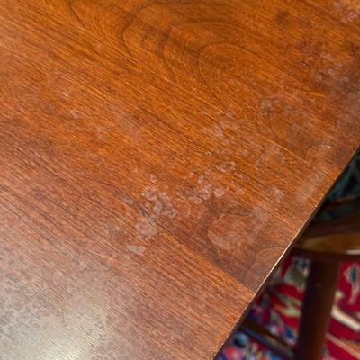 LOT 174K: Ethan Allen Dinning Table w/ Drawers, 4 Matching Chairs, Two Leafs & Pads