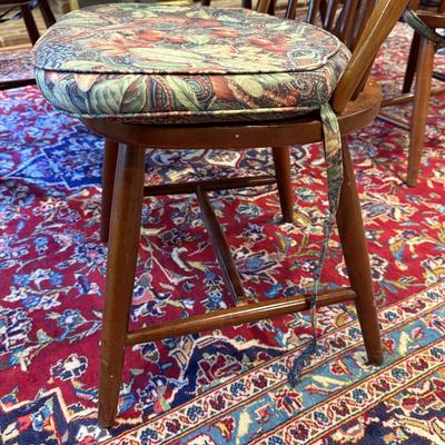 LOT 174K: Ethan Allen Dinning Table w/ Drawers, 4 Matching Chairs, Two Leafs & Pads